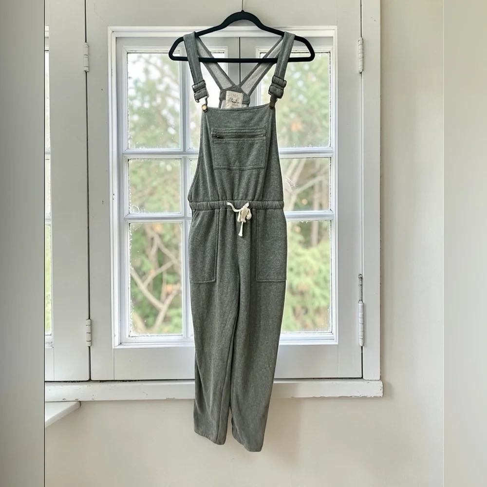 Fantastic Fawn Cozy Jumpsuit/Overalls. Gray. Size: Large